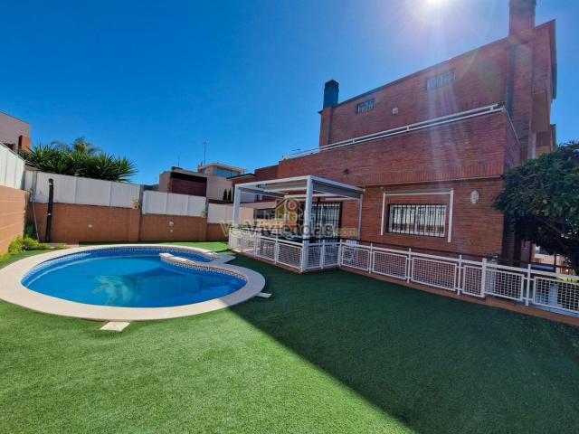 Casa en venta en Viladecans, Can Guardiola