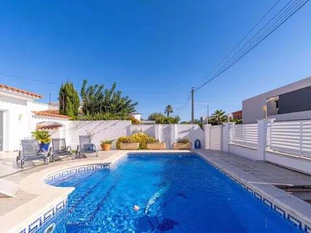 Casa en venta en Alt Empordà, Catalunya