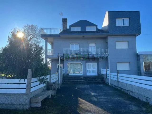 Casa en venta en Ourense, Galicia