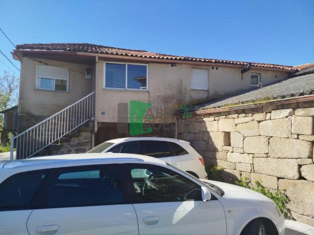 Casa en venta en Ourense, Galicia
