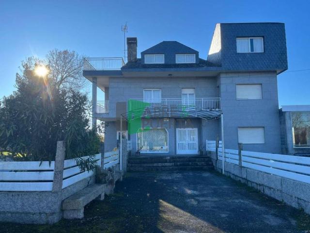 Casa en venta en Ourense, Galicia