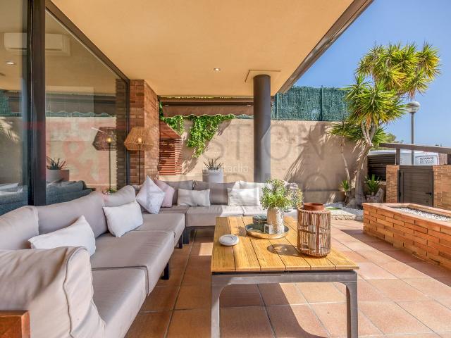 Casa en venta en Santa Maria, Garraf