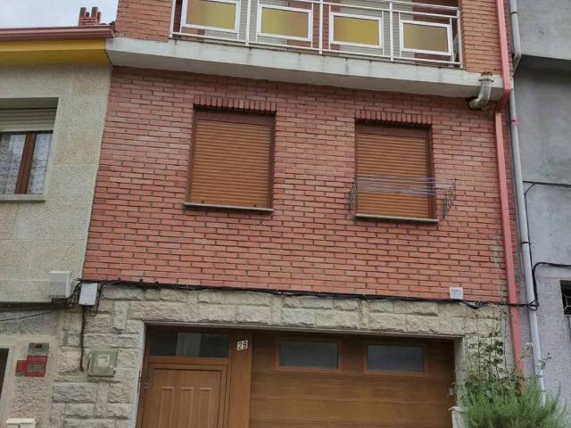 Casa en venta en Vilar De Barrio, As Maus