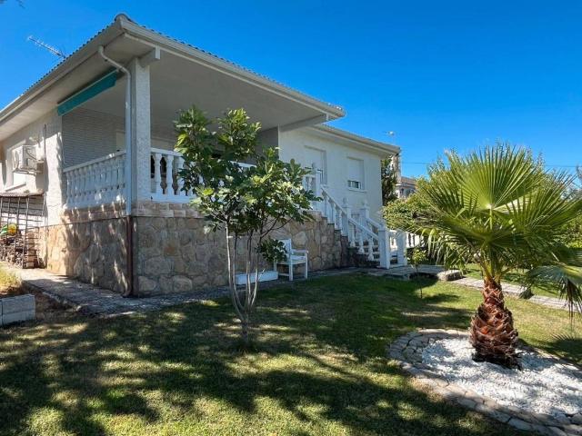 Casa en venta en Villa Del Prado, El Encinar de Alberche