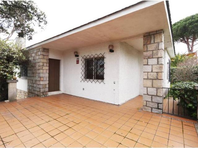 Casa en venta en Villa Del Prado, Madrid
