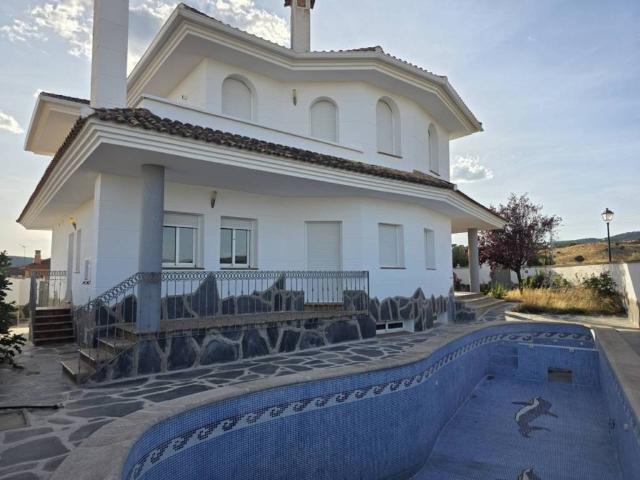 Casa en venta en Villa Del Prado, Madrid