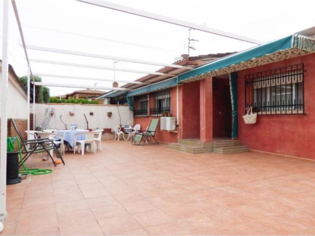 Casa en venta en Villa Del Prado, Madrid