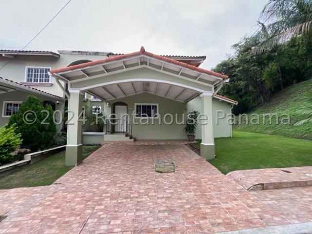 Casa en Venta en Villa Lucre