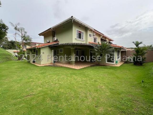 Casa en Venta en Villa Lucre