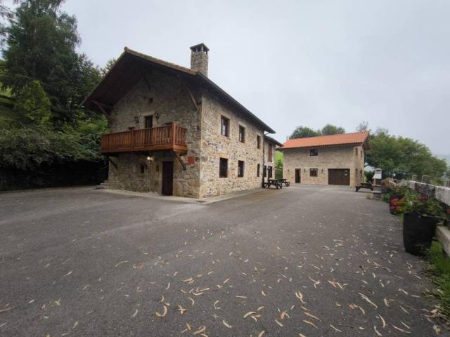 Casa en venta en Villacarriedo, Cantabria