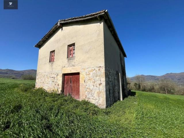 Casa en venta en Villacarriedo, Cantabria
