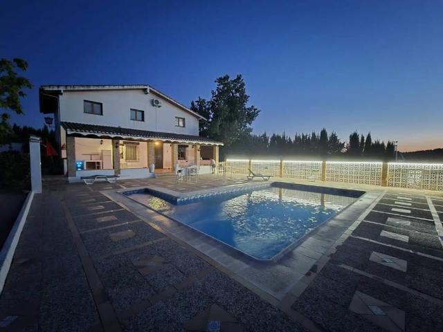 Casa en venta en Villacarrillo, Andalucía