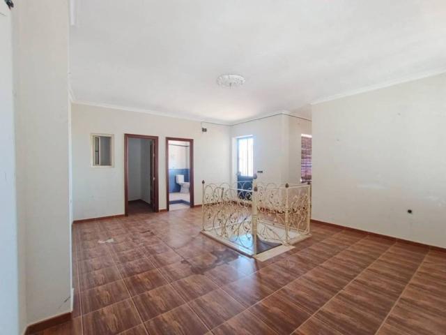 Casa en venta en Villamanrique De La Condesa, Andalucía