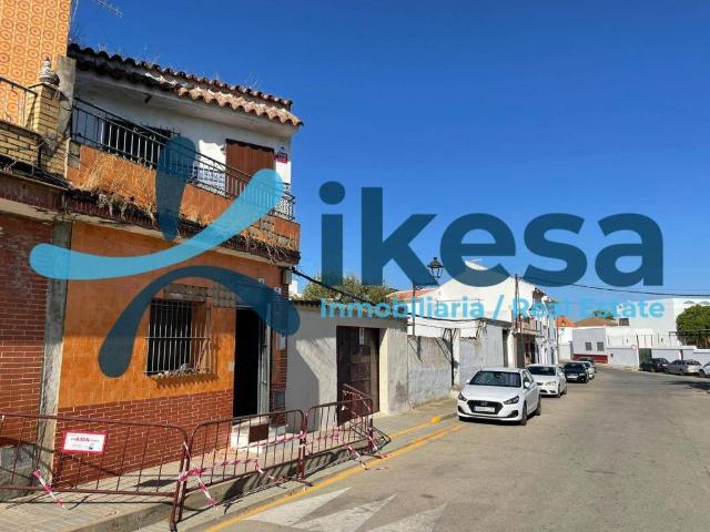 Casa en venta en Villamanrique De La Condesa, Andalucía
