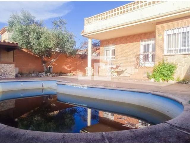 Casa en venta en Villanueva De La Torre, Castilla-La Mancha