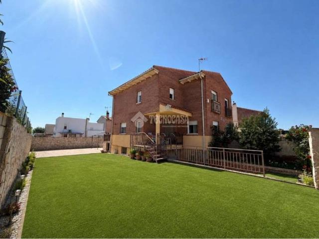 Casa en venta en Villanueva De La Torre, Castilla-La Mancha