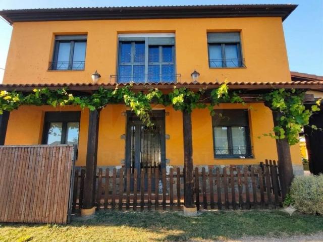 Casa en venta en Villaobispo De Otero, Castilla y León