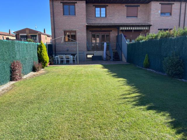 Casa en venta en Navatejera, Villaquilambre