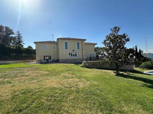 Casa en venta en Villaviciosa De Odón, Madrid