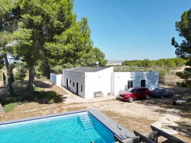 Casa en venta en l'Alt Vinalopó / El Alto Vinalopó, Valencia