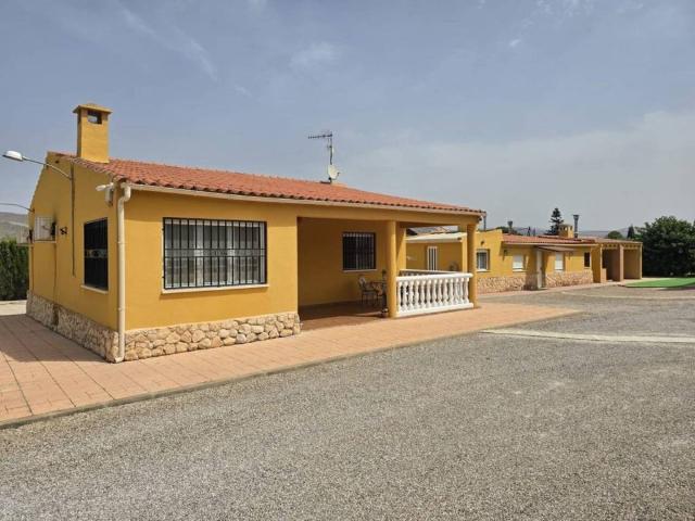 Casa en venta en l'Alt Vinalopó / El Alto Vinalopó, Valencia