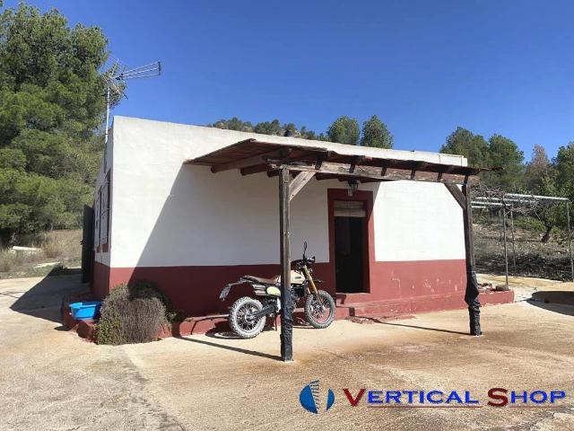 Casa en venta en l'Alt Vinalopó / El Alto Vinalopó, Valencia