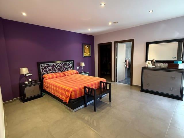 Casa en venta en l'Alt Vinalopó / El Alto Vinalopó, Valencia