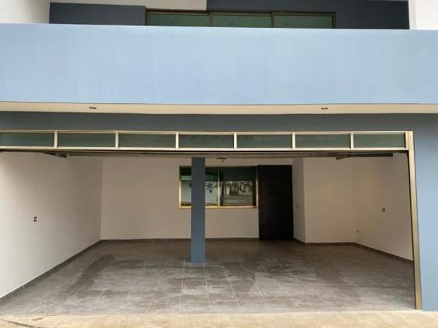 CASA EN VENTA EN XALAPA EN FRACCIONAMIENTO MORADA DE QUETZAL