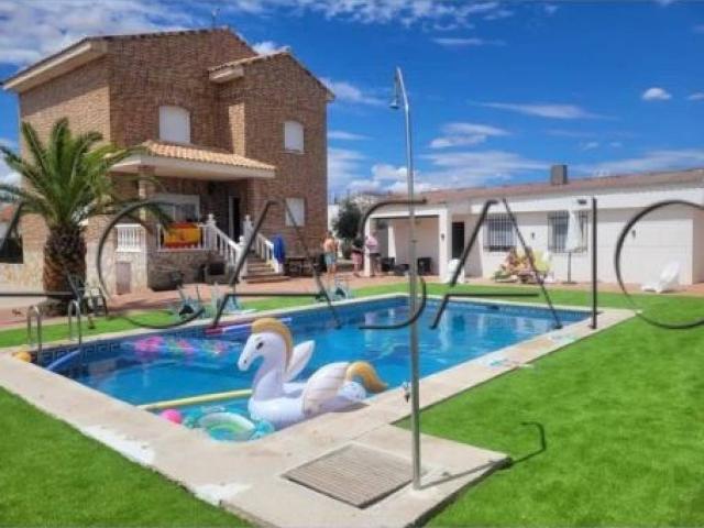 Casa en venta en Yuncos
