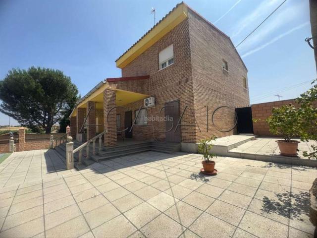 Casa en venta en Yuncos, Urbanización Cervantes