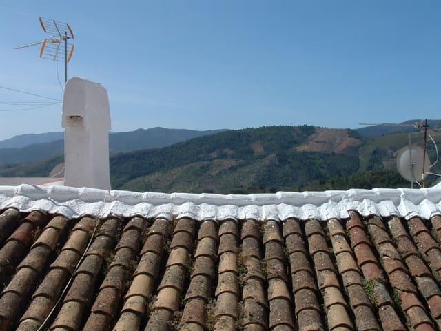 Casa en venta en Yunquera