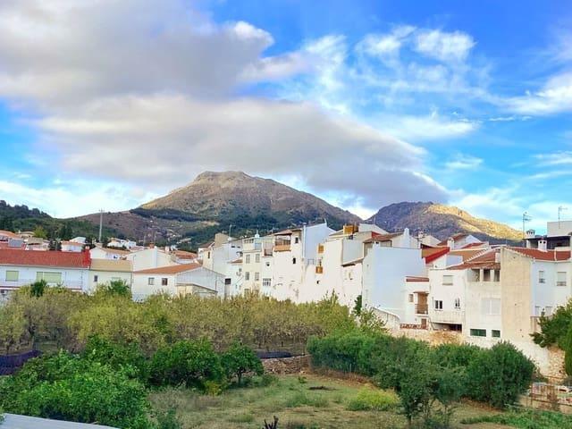 Casa en venta en Yunquera
