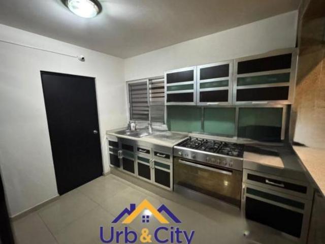 Casa en venta en Flores del Trópico, Centro