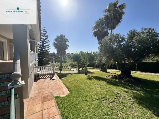 Casa en venta en Alcazaba Beach, Costa del Sol Occidental