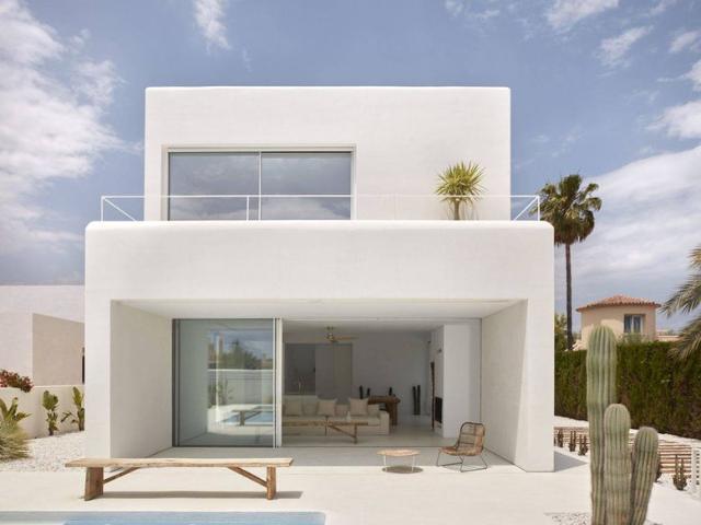 Casa en venta en Barriada Islas Canarias, Costa del Sol Occidental