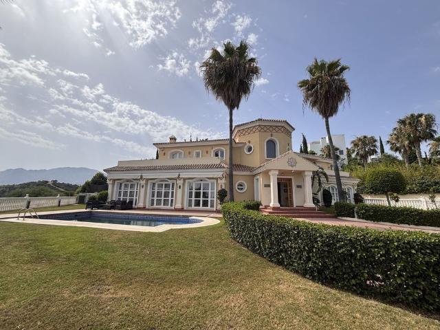 Casa en venta en Alcazaba Beach, Costa del Sol Occidental