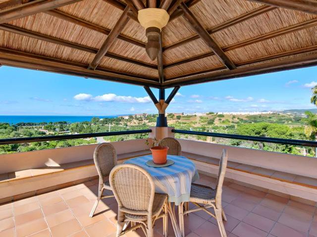 Casa en venta en Barriada Islas Canarias, Costa del Sol Occidental