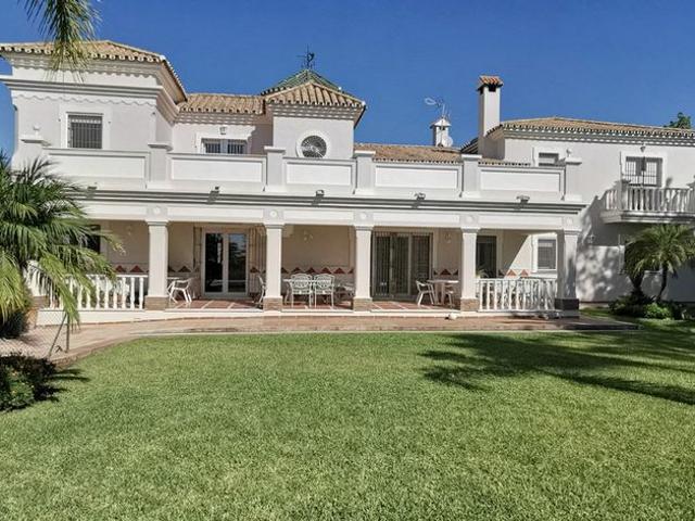 Casa en venta en Barriada Islas Canarias, Costa del Sol Occidental