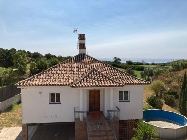 Casa en venta en Barriada Islas Canarias, Costa del Sol Occidental