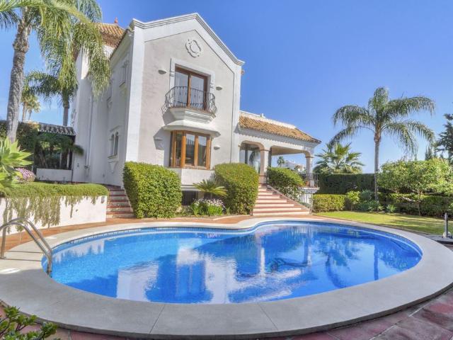 Casa en venta en Barriada Islas Canarias, Costa del Sol Occidental
