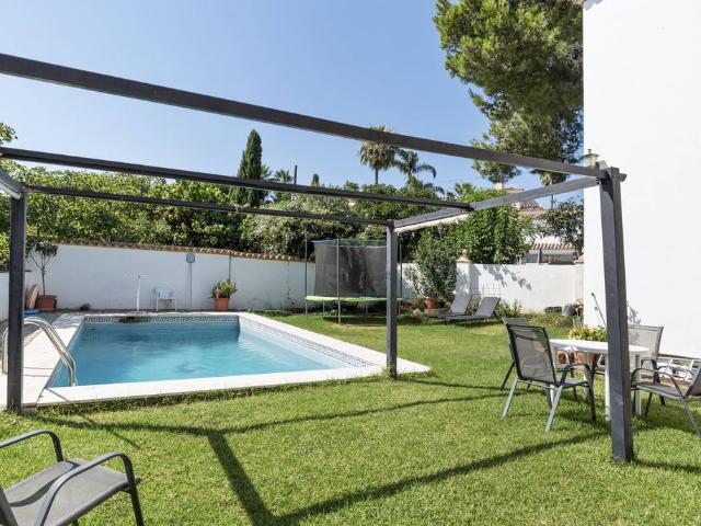 Casa en venta en Barriada Islas Canarias, Costa del Sol Occidental