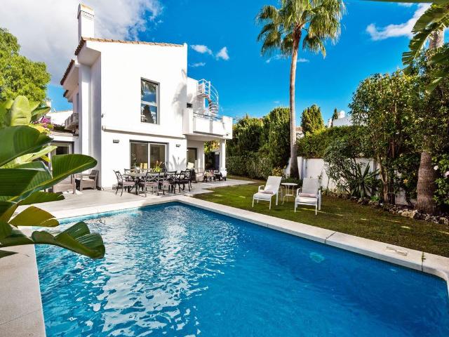 Casa en venta en Nueva Atalaya, Costa del Sol Occidental