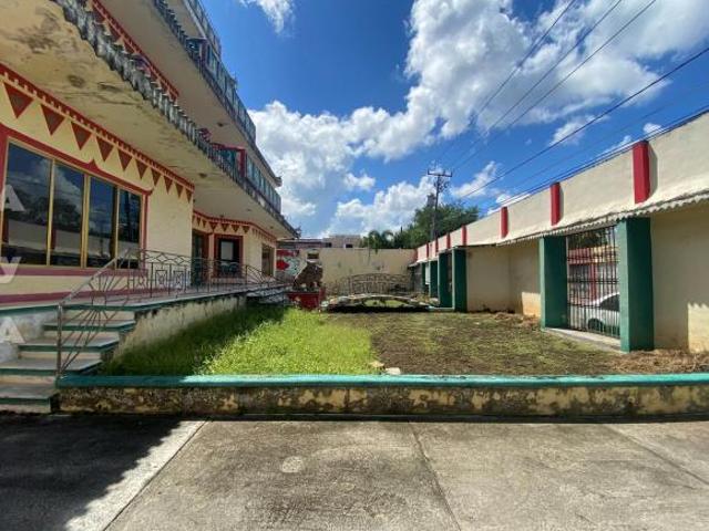 Casa en Venta, ESTILO CHINO ORIGINAL, 5 Recámaras, Piscina, Cancha Basquet, Valladolid, Yucatán