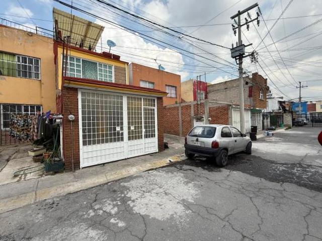 Casa en venta en San Antonio La Isla, Estado de México