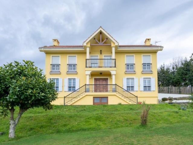 Casa en venta en Fene, Ferrol