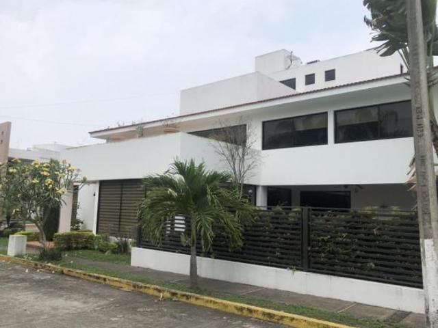 CASA EN VENTA FRACCIONAMIENTO AIMP, POZA RICA, VERACRUZ