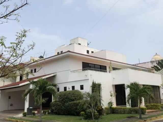 CASA EN VENTA FRACCIONAMIENTO AIMP, POZA RICA, VERACRUZ