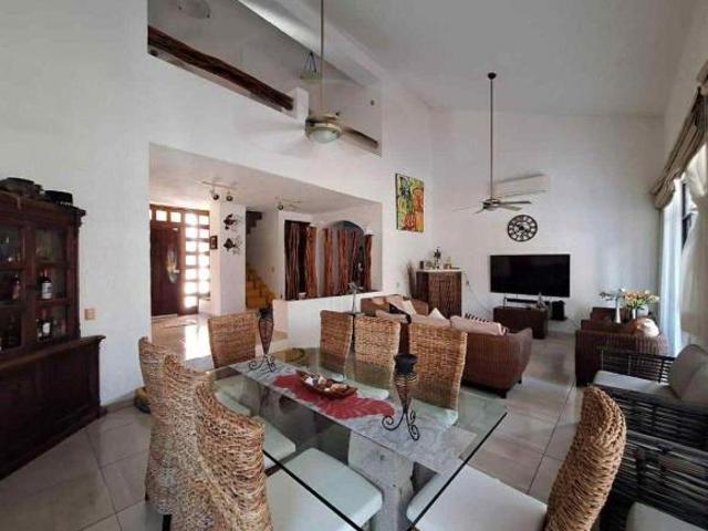 Casa en venta en Zihuatanejo de Azueta, Guerrero