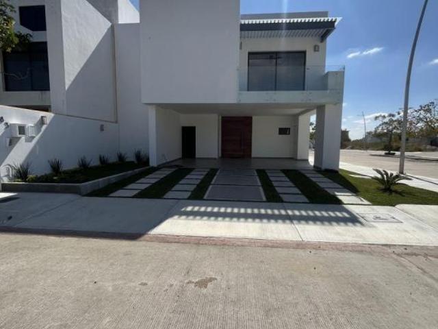 CASA EN VENTA GRAND PEDREGAL BERRIOZABAL