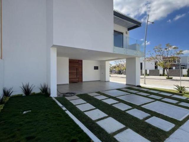 CASA EN VENTA GRAND PEDREGAL BERRIOZABAL